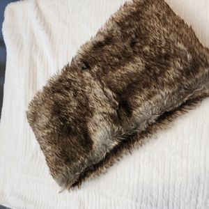 D&Y Faux Fur Scarf
